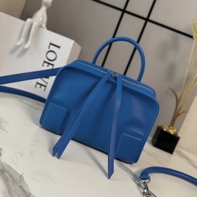 Сумка Loewe Amazona 180 из мягкой теля