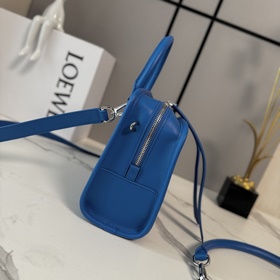 Сумка Loewe Amazona 180 из мягкой теля