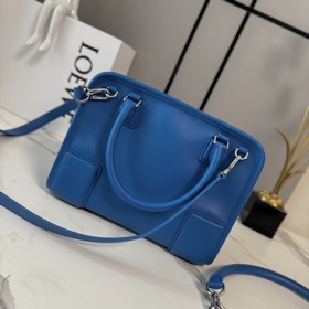 Сумка Loewe Amazona 180 из мягкой теля