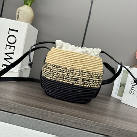 Сумка Loewe «Basket» из волокна пальмы