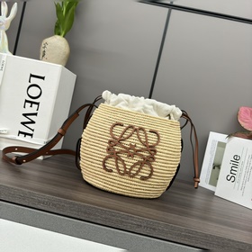Сумка Loewe «Basket» из волокна пальмы