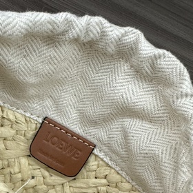 Loewe — незаменимый летний плетеный ме
