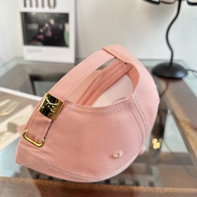 Бейсболка Louis Vuitton — новая модель