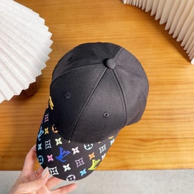 Бейсболка Louis Vuitton — новая модель