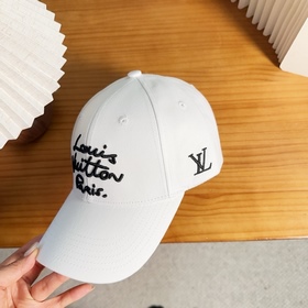 Бейсболка Louis Vuitton — новая модель
