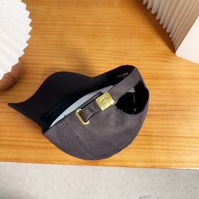 Бейсболка Louis Vuitton — новая модель