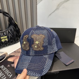 На официальном сайте LV (Louis Vuitton