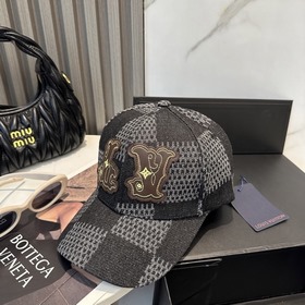 На официальном сайте LV Louis Vuitton 