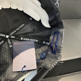 На официальном сайте LV Louis Vuitton 