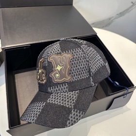 На официальном сайте LV Louis Vuitton 