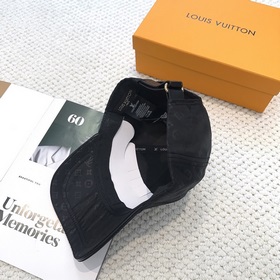 LouiVuittonLV — новая модель бейсболки