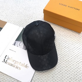 LouiVuittonLV — новая модель бейсболки
