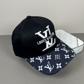 Бейсболка Louis Vuitton (LV) — новая м