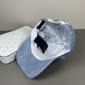 Бейсболка Louis Vuitton (LV) — новая м