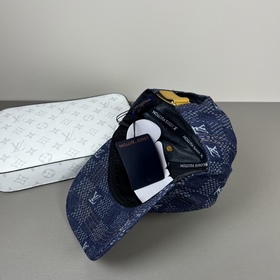 Бейсболка Louis Vuitton (LV) — новая м