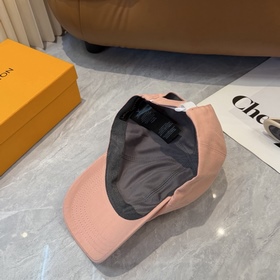Бейсболка Louis Vuitton — новая модель
