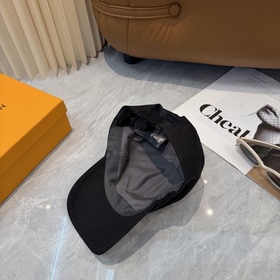 Бейсболка Louis Vuitton — новая модель