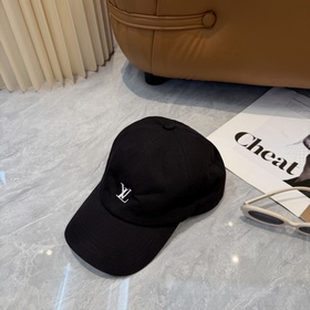 Бейсболка Louis Vuitton — новая модель