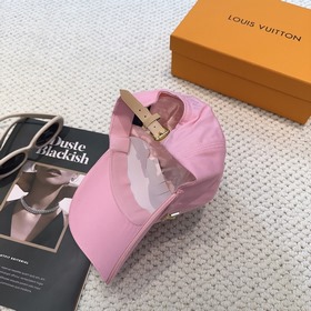 LouiVuittonLV — новая модель бейсболки