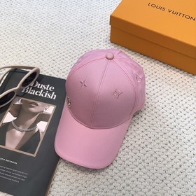 LouiVuittonLV — новая модель бейсболки