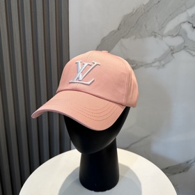 Бейсболка Louis Vuitton — новая модель