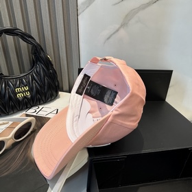 Бейсболка Louis Vuitton — новая модель