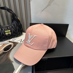 Бейсболка Louis Vuitton — новая модель