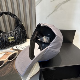 Бейсболка Louis Vuitton — новая модель