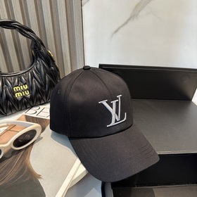 Бейсболка Louis Vuitton — новая модель