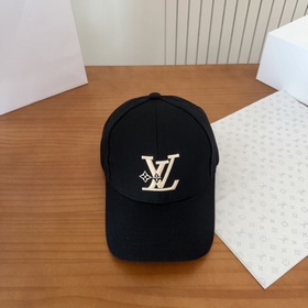 Бейсболка Louis Vuitton — новая модель