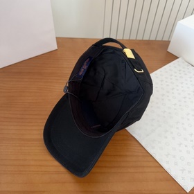 Бейсболка Louis Vuitton — новая модель