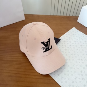 Бейсболка Louis Vuitton — новая модель