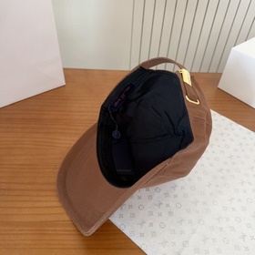 Бейсболка Louis Vuitton — новая модель