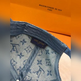 Джинсовые кепки-«рыбацкие» и бейсболки