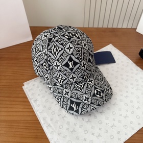 Бейсболка Louis Vuitton — новая модель