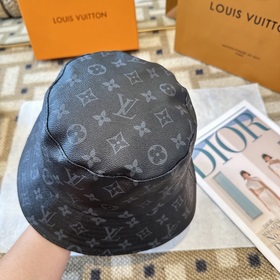 Бейсболка Louis Vuitton — новая модель