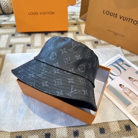Бейсболка Louis Vuitton — новая модель