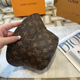 Бейсболка Louis Vuitton — новая модель