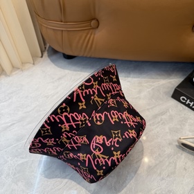 LV — очень популярная двусторонняя ке