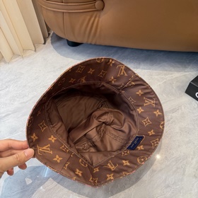 LV — очень популярная двусторонняя ке