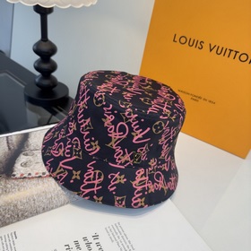 Новая рыбацкая кепка от Lv Louis Vuitt