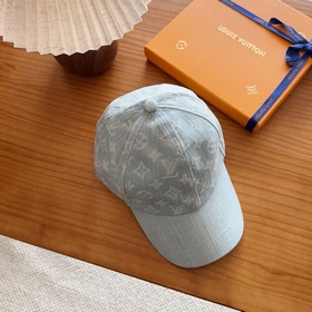 Бейсболка LV Louis Vuitton — легкая и