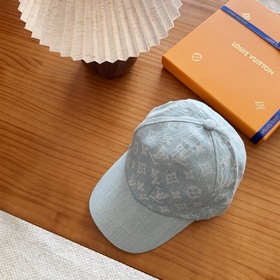 Бейсболка LV Louis Vuitton — легкая и