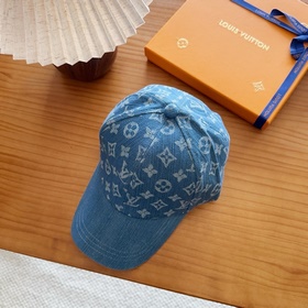 Бейсболка LV Louis Vuitton — легкая и