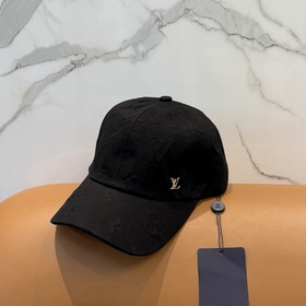 Бейсболка Louis Vuitton (LV) — новая м