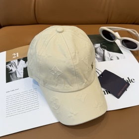 Бейсболка Louis Vuitton (LV) — новая м