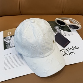 Бейсболка Louis Vuitton (LV) — новая м