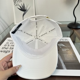 Бейсболка Louis Vuitton — новая модель