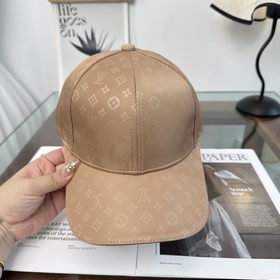 Бейсболка Louis Vuitton — новая модель