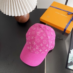 Бейсболка LV Louis Vuitton — легкая и